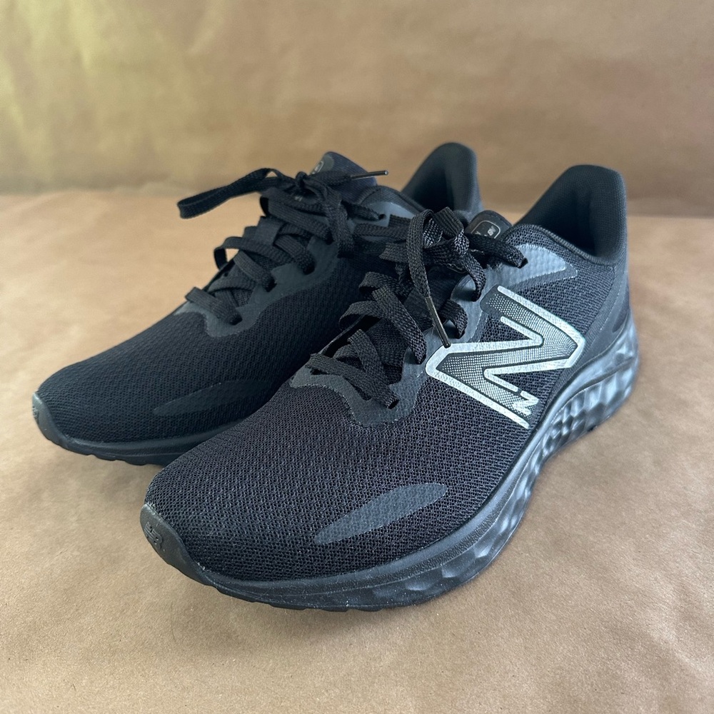 New Balance Women’s NON SLIP Athletic WORK Black Shoes - Picture 2 of 7